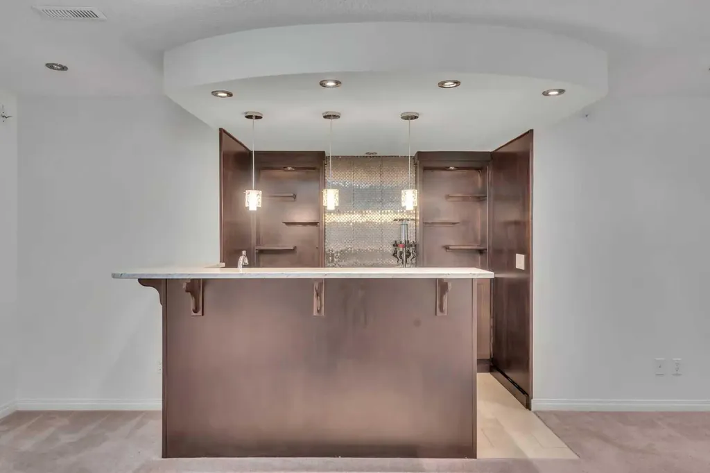 338 Panamount Drive NW Calgary AB T3K 5M1
