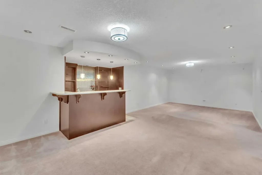 338 Panamount Drive NW Calgary AB T3K 5M1