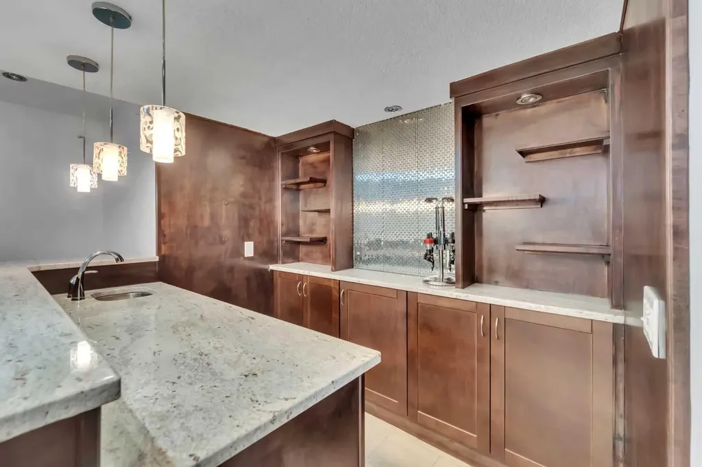 338 Panamount Drive NW Calgary AB T3K 5M1