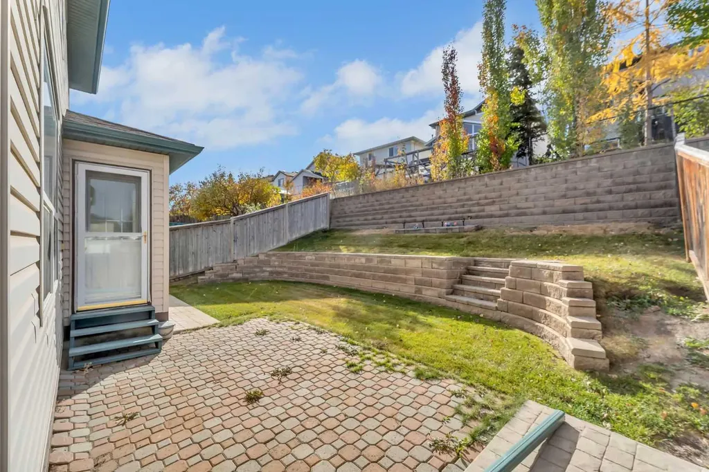 338 Panamount Drive NW Calgary AB T3K 5M1
