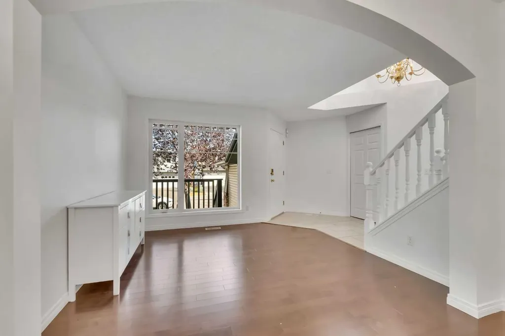 338 Panamount Drive NW Calgary AB T3K 5M1
