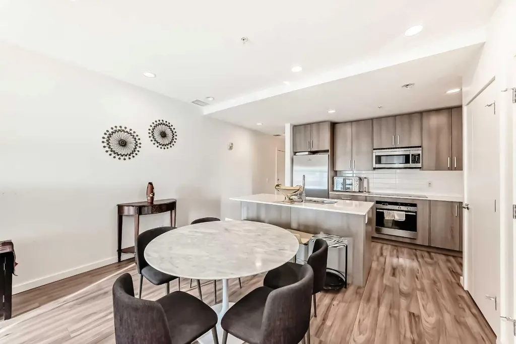 1629 38 Street SW Calgary AB T3C 1T8