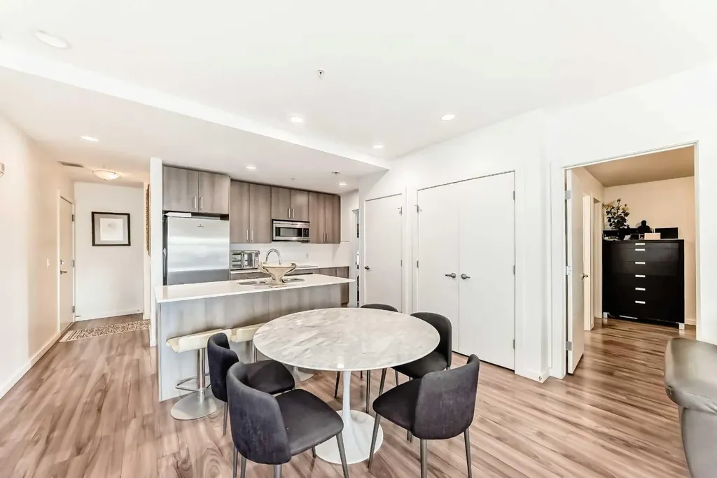 1629 38 Street SW Calgary AB T3C 1T8