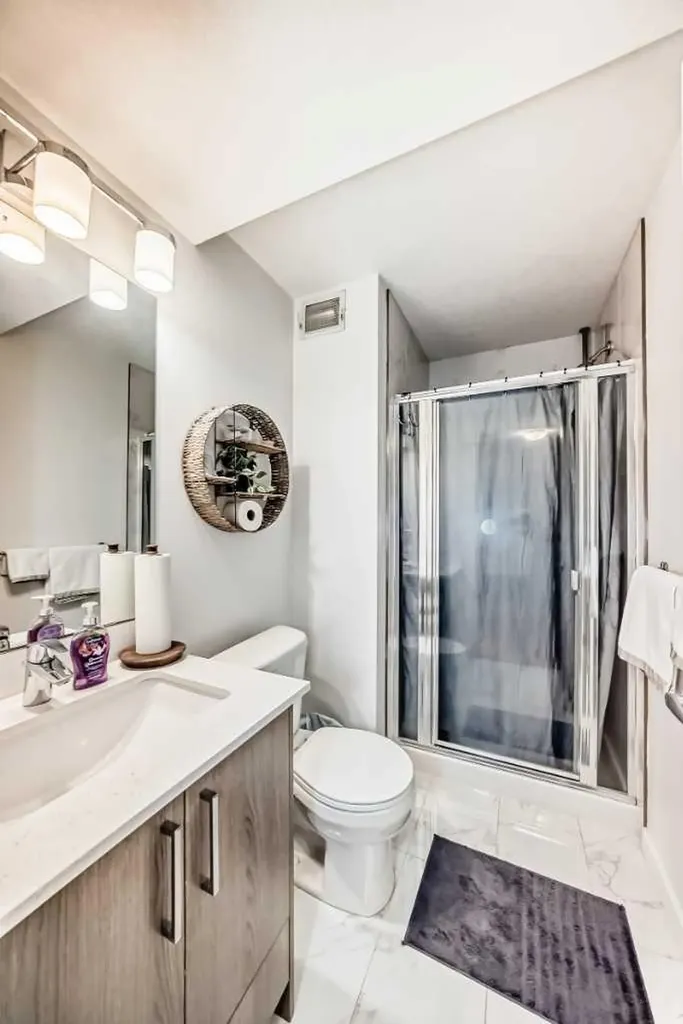 1629 38 Street SW Calgary AB T3C 1T8