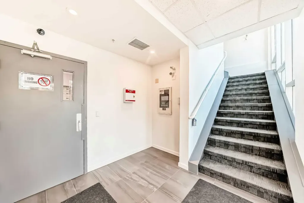 1629 38 Street SW Calgary AB T3C 1T8
