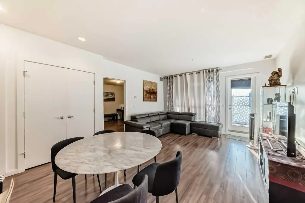 1629 38 Street SW Calgary AB T3C 1T8