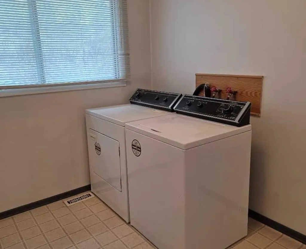2822 13 Avenue SE Calgary AB T2A0J3