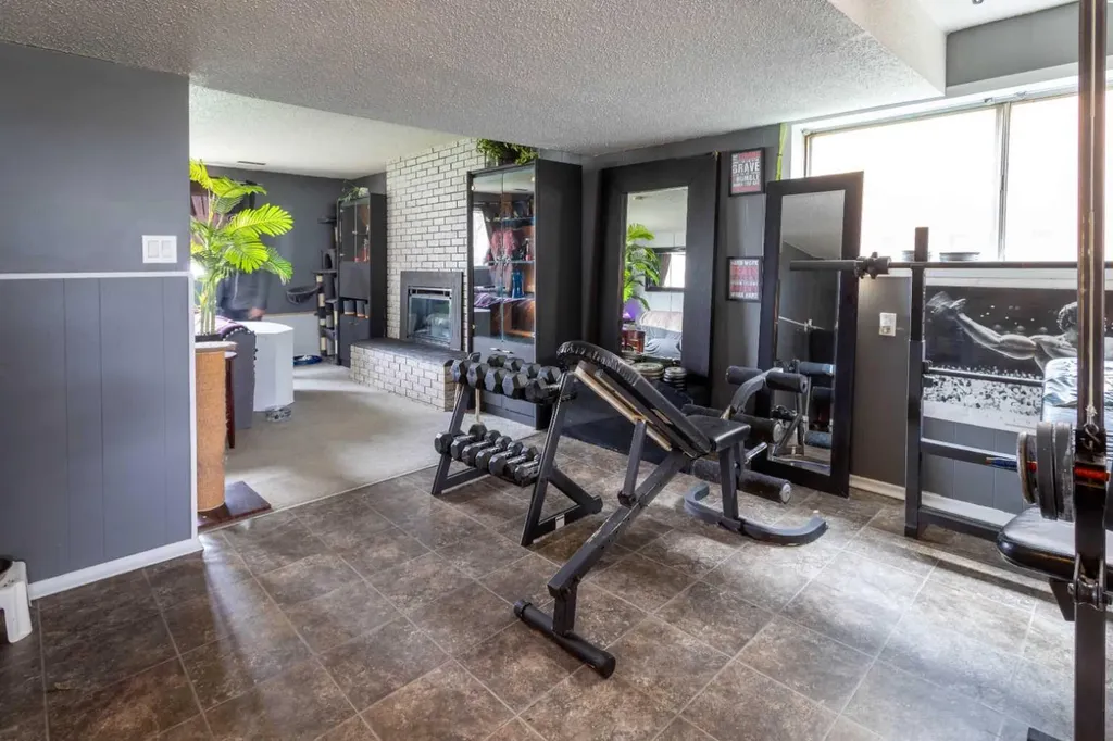 2822 13 Avenue SE Calgary AB T2A0J3