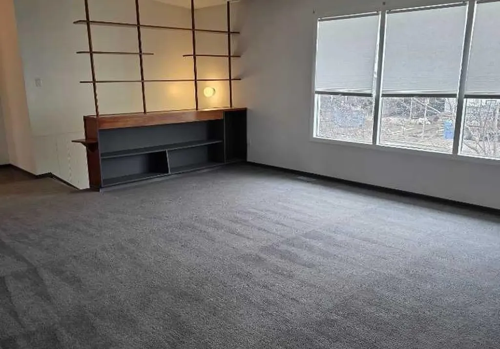 2822 13 Avenue SE Calgary AB T2A0J3
