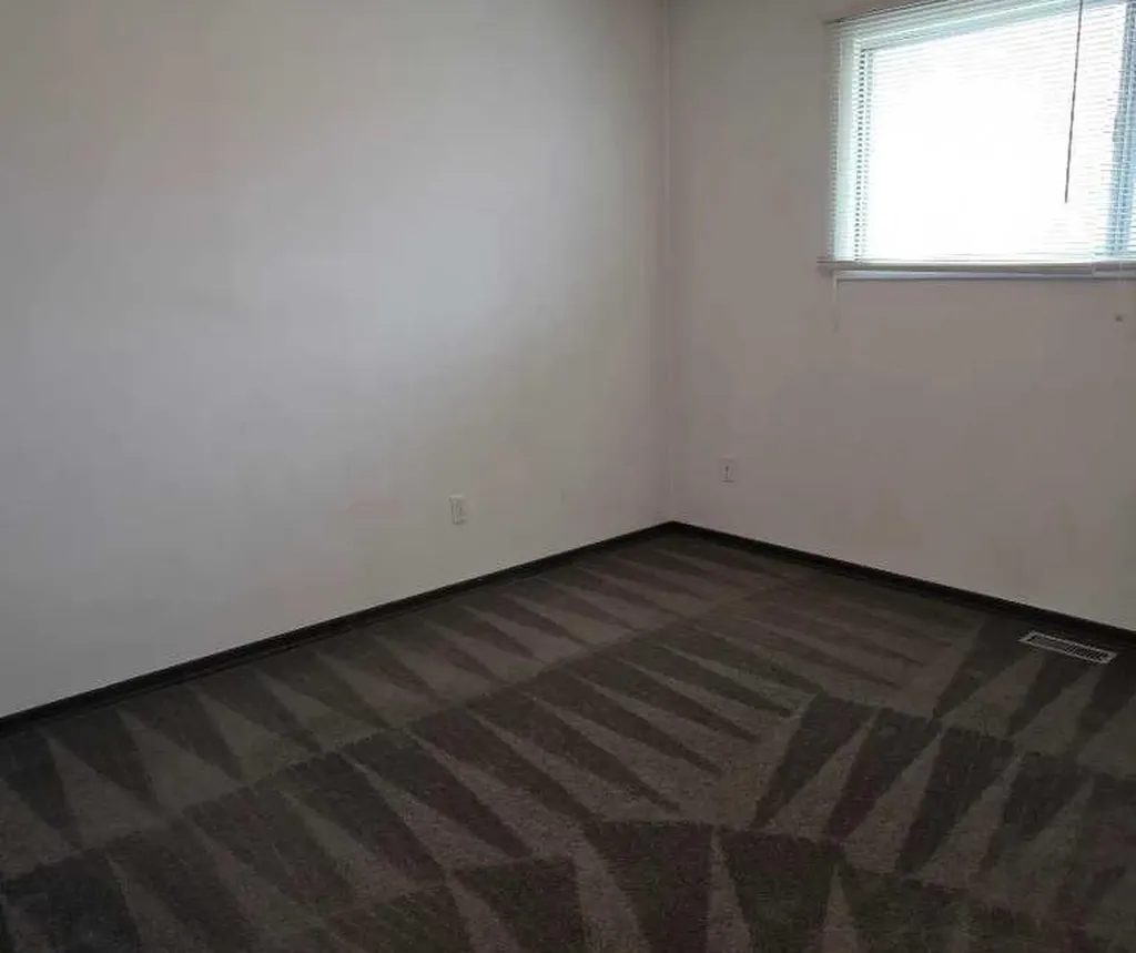 2822 13 Avenue SE Calgary AB T2A0J3