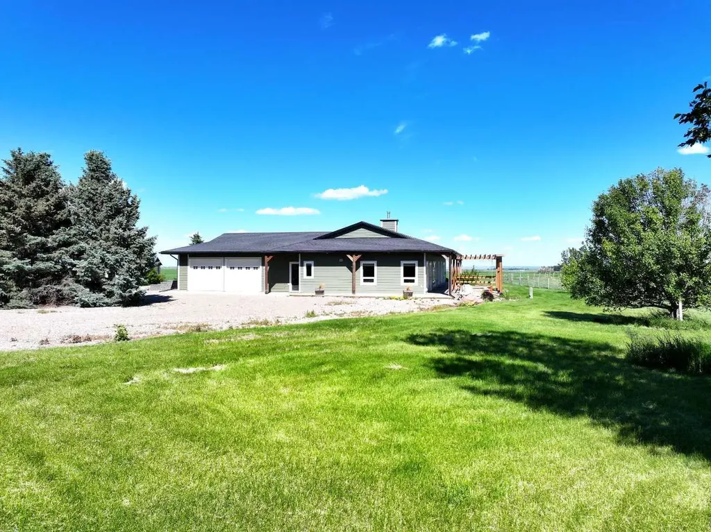 124025 Range Road 214 Picture Butte AB T0K 1V0