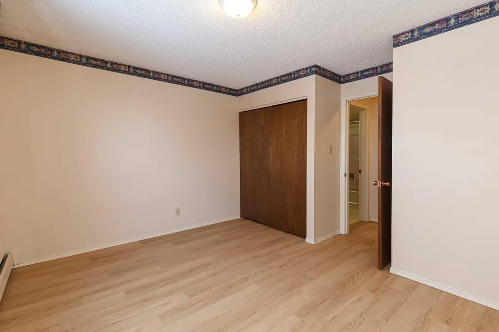 6464 Travois Crescent NW Calgary AB T2K 3S9
