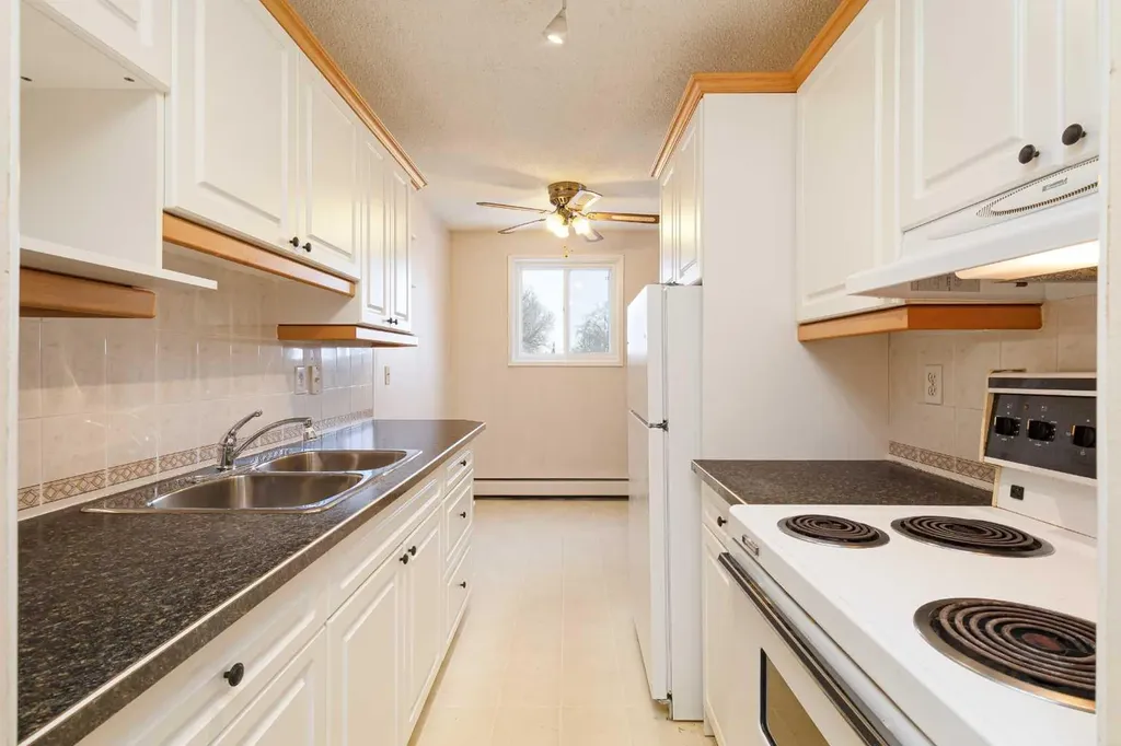 6464 Travois Crescent NW Calgary AB T2K 3S9