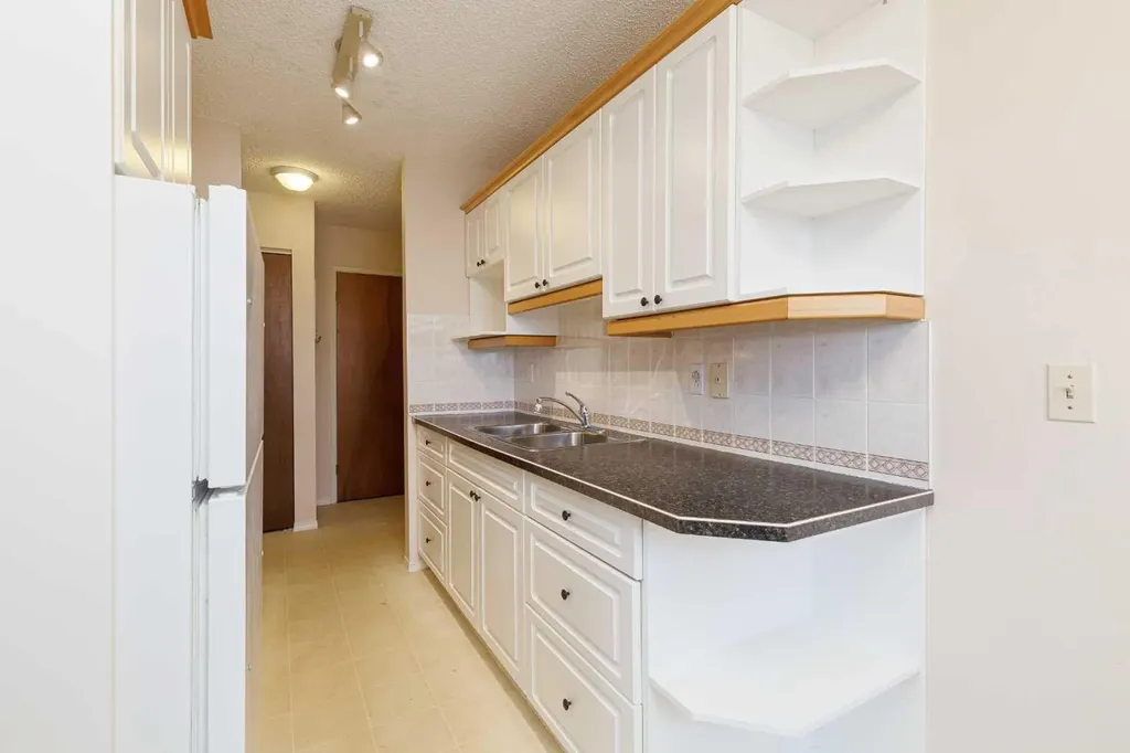 6464 Travois Crescent NW Calgary AB T2K 3S9