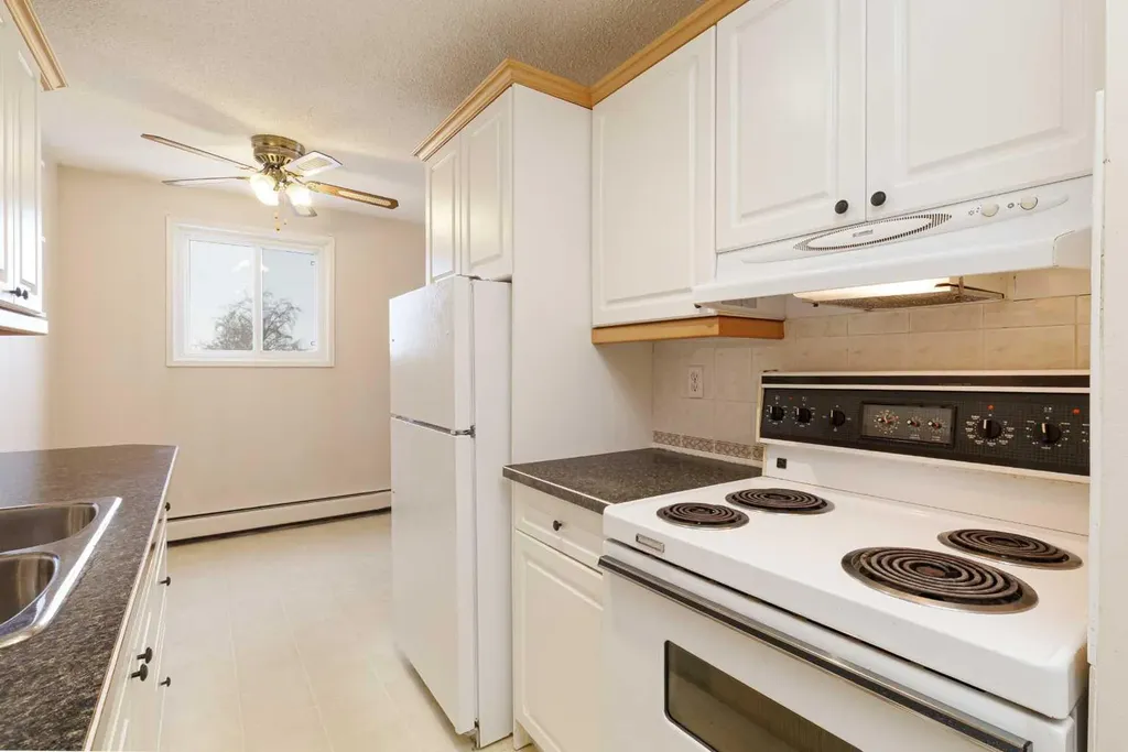 6464 Travois Crescent NW Calgary AB T2K 3S9