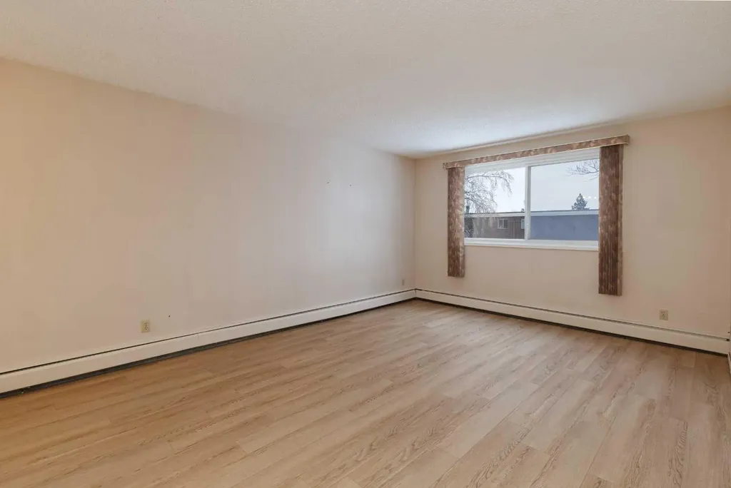 6464 Travois Crescent NW Calgary AB T2K 3S9