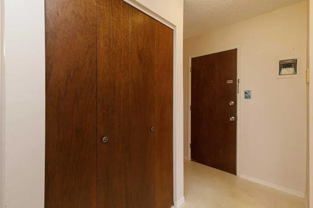 6464 Travois Crescent NW Calgary AB T2K 3S9