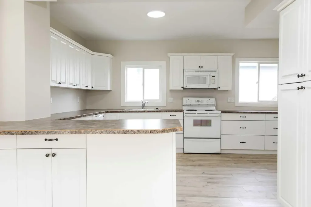 169 Heritage Road S Magrath AB T0K 1J0
