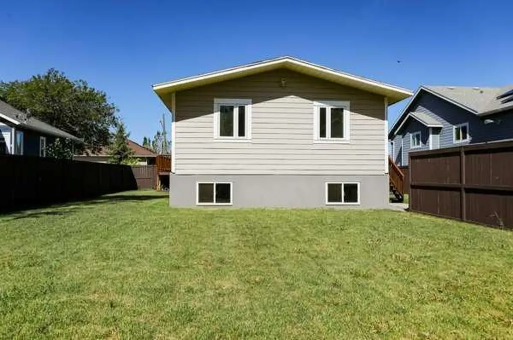 169 Heritage Road S Magrath AB T0K 1J0