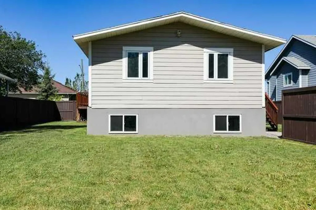169 Heritage Road S Magrath AB T0K 1J0
