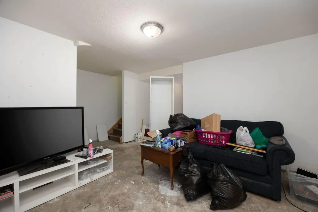 182 Mcdougall Crescent Fort Mcmurray AB T9K 2P7