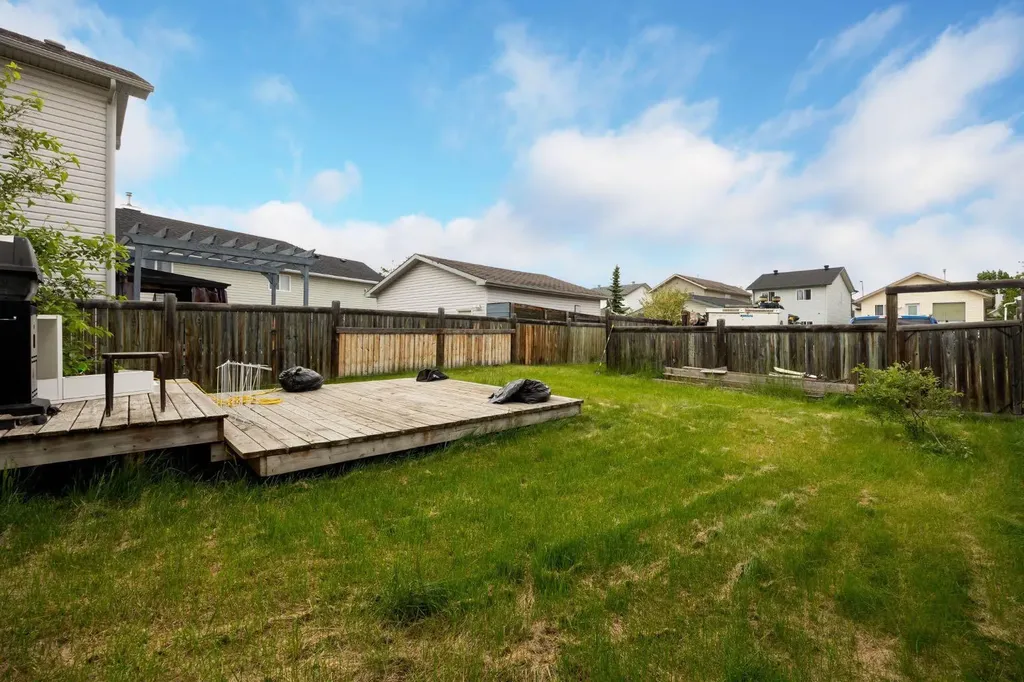 182 Mcdougall Crescent Fort Mcmurray AB T9K 2P7