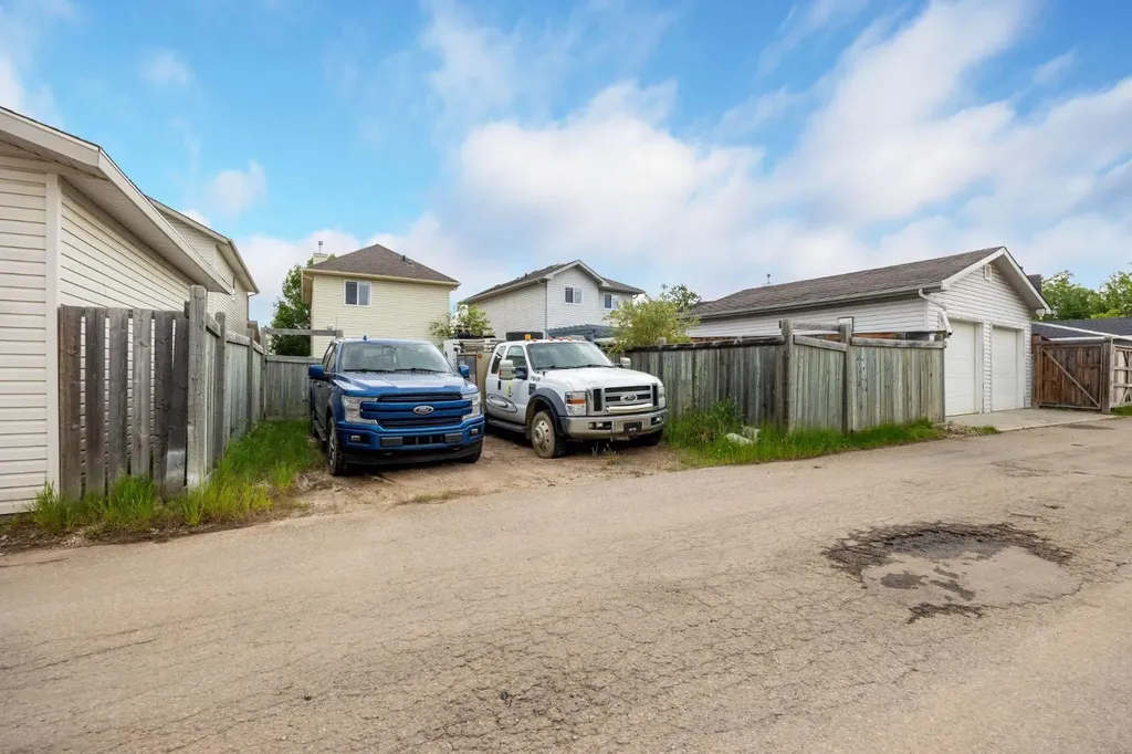 182 Mcdougall Crescent Fort Mcmurray AB T9K 2P7
