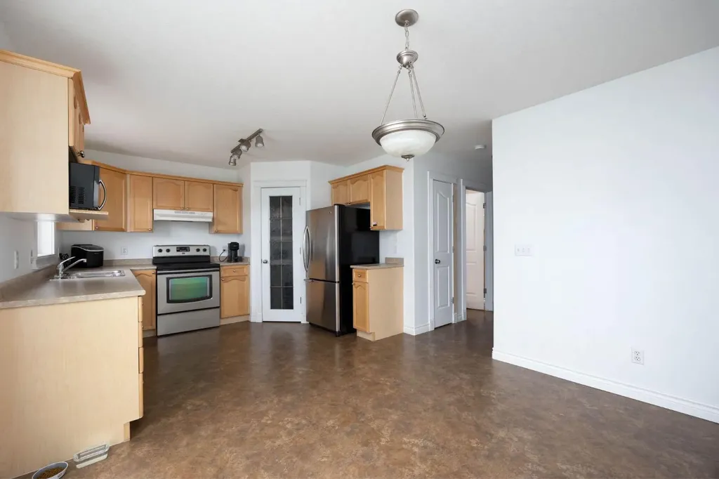 182 Mcdougall Crescent Fort Mcmurray AB T9K 2P7