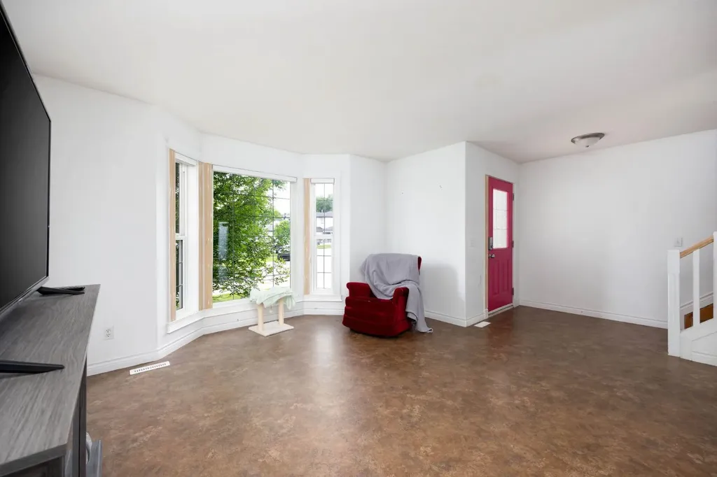 182 Mcdougall Crescent Fort Mcmurray AB T9K 2P7