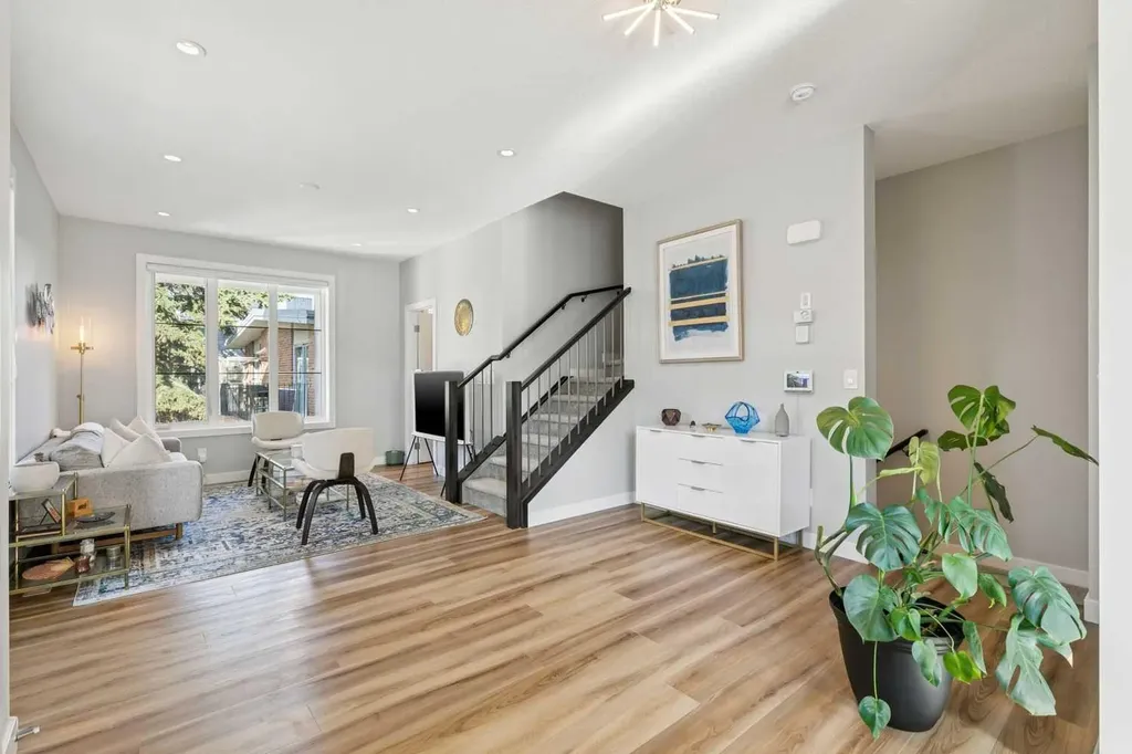 1710 28 Avenue SW Calgary AB T2T 1J6
