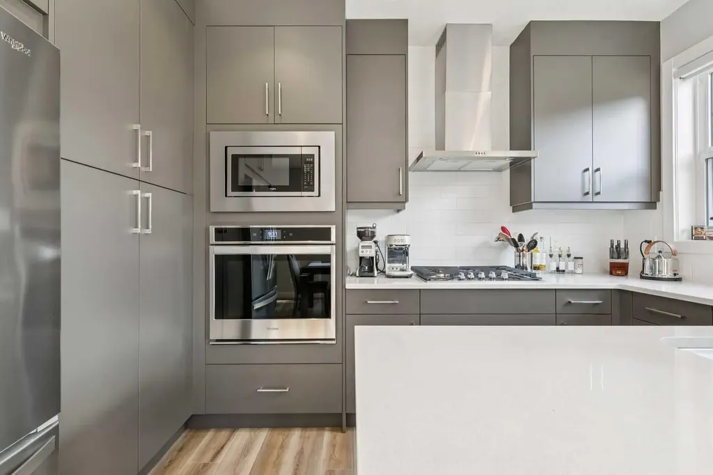 1710 28 Avenue SW Calgary AB T2T 1J6