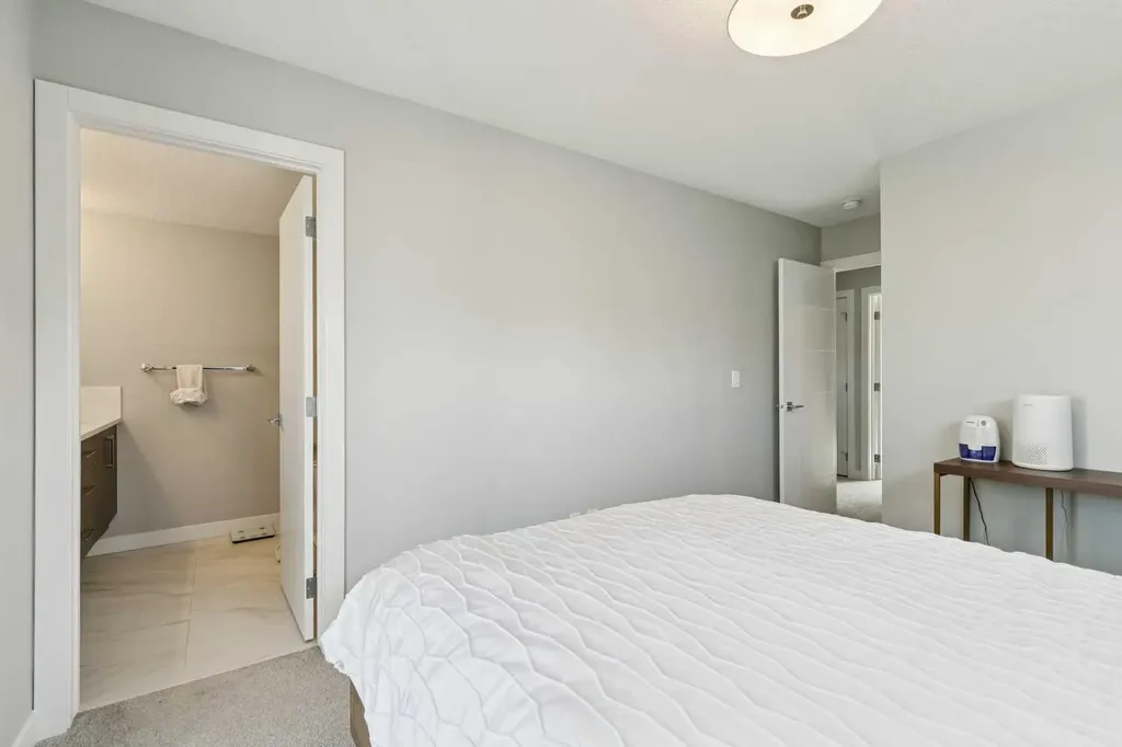 1710 28 Avenue SW Calgary AB T2T 1J6