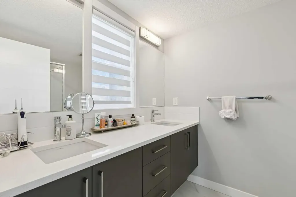 1710 28 Avenue SW Calgary AB T2T 1J6
