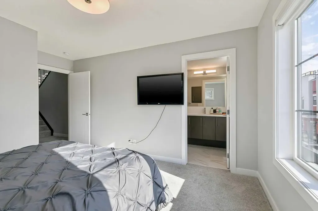 1710 28 Avenue SW Calgary AB T2T 1J6