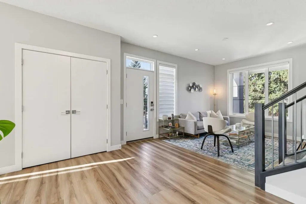 1710 28 Avenue SW Calgary AB T2T 1J6