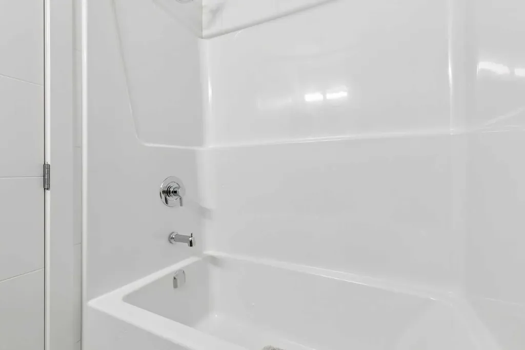 1710 28 Avenue SW Calgary AB T2T 1J6