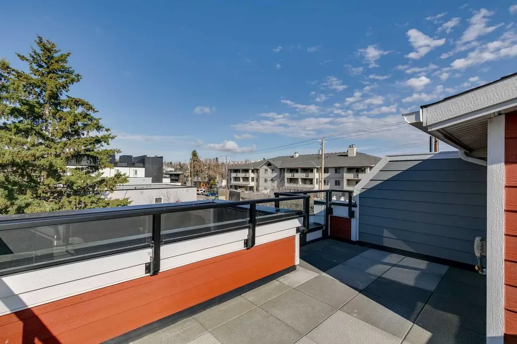 1710 28 Avenue SW Calgary AB T2T 1J6