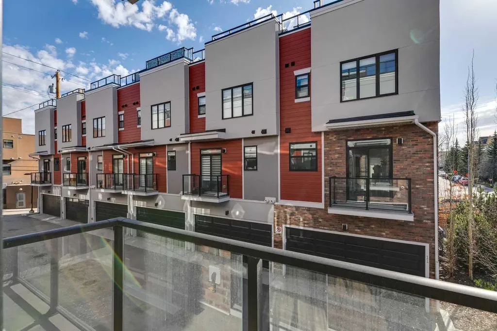 1710 28 Avenue SW Calgary AB T2T 1J6