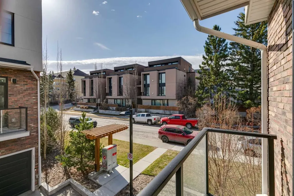 1710 28 Avenue SW Calgary AB T2T 1J6