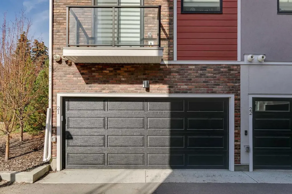 1710 28 Avenue SW Calgary AB T2T 1J6