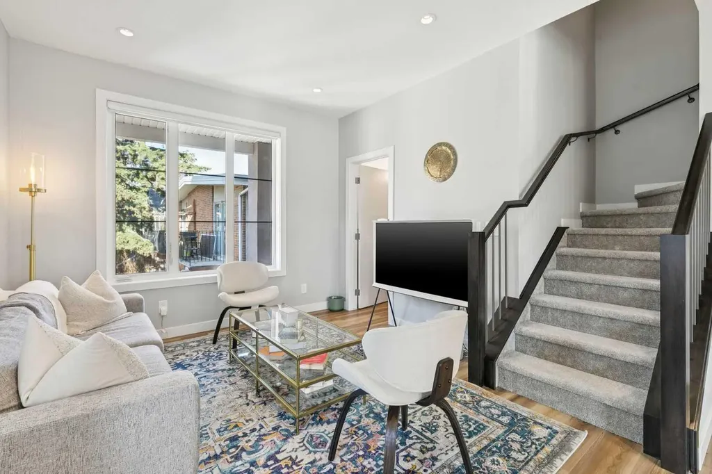 1710 28 Avenue SW Calgary AB T2T 1J6