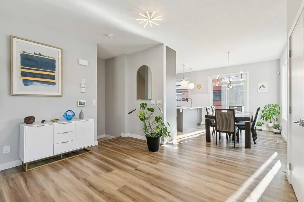 1710 28 Avenue SW Calgary AB T2T 1J6