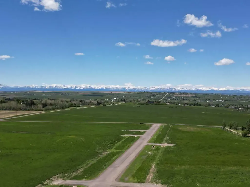 Lot 12, 386222 32 Street E Rural Foothills County AB T1S 6C3