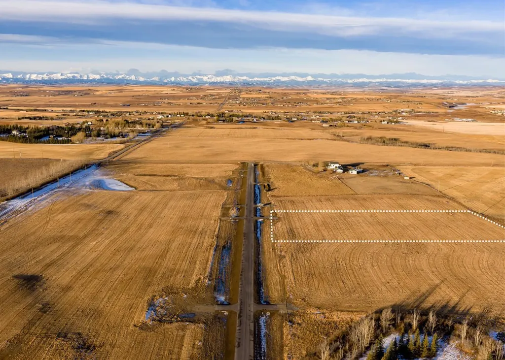 Lot 12, 386222 32 Street E Rural Foothills County AB T1S 6C3