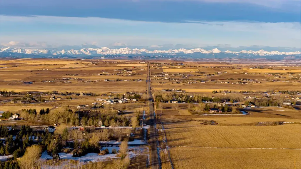 Lot 12, 386222 32 Street E Rural Foothills County AB T1S 6C3