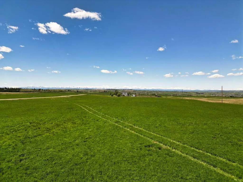 Lot 12, 386222 32 Street E Rural Foothills County AB T1S 6C3