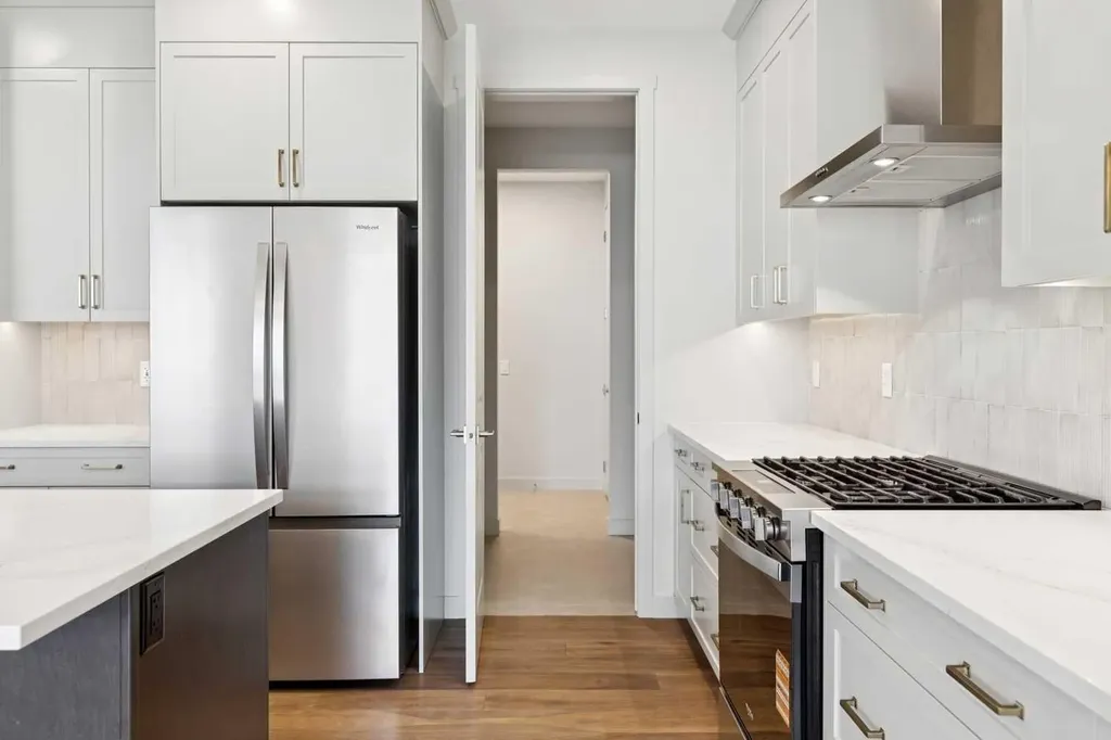 243 Marina Grove SE Calgary AB T3M3J4