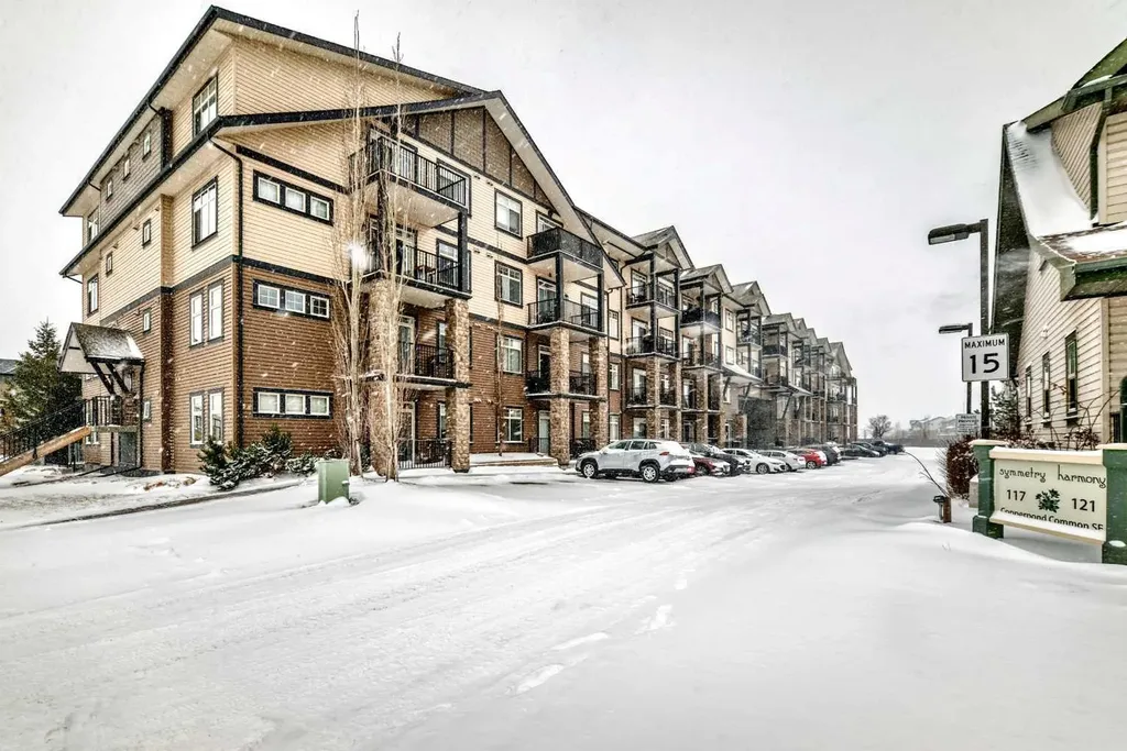 117 Copperpond Common SE Calgary AB T2Z 5E2