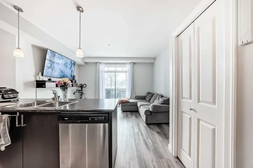 117 Copperpond Common SE Calgary AB T2Z 5E2