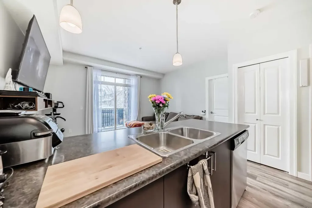 117 Copperpond Common SE Calgary AB T2Z 5E2